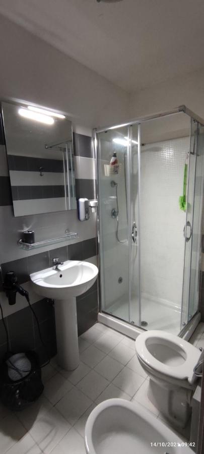 Affitti Brevi- Mediterraneo Crotone Ngoại thất bức ảnh